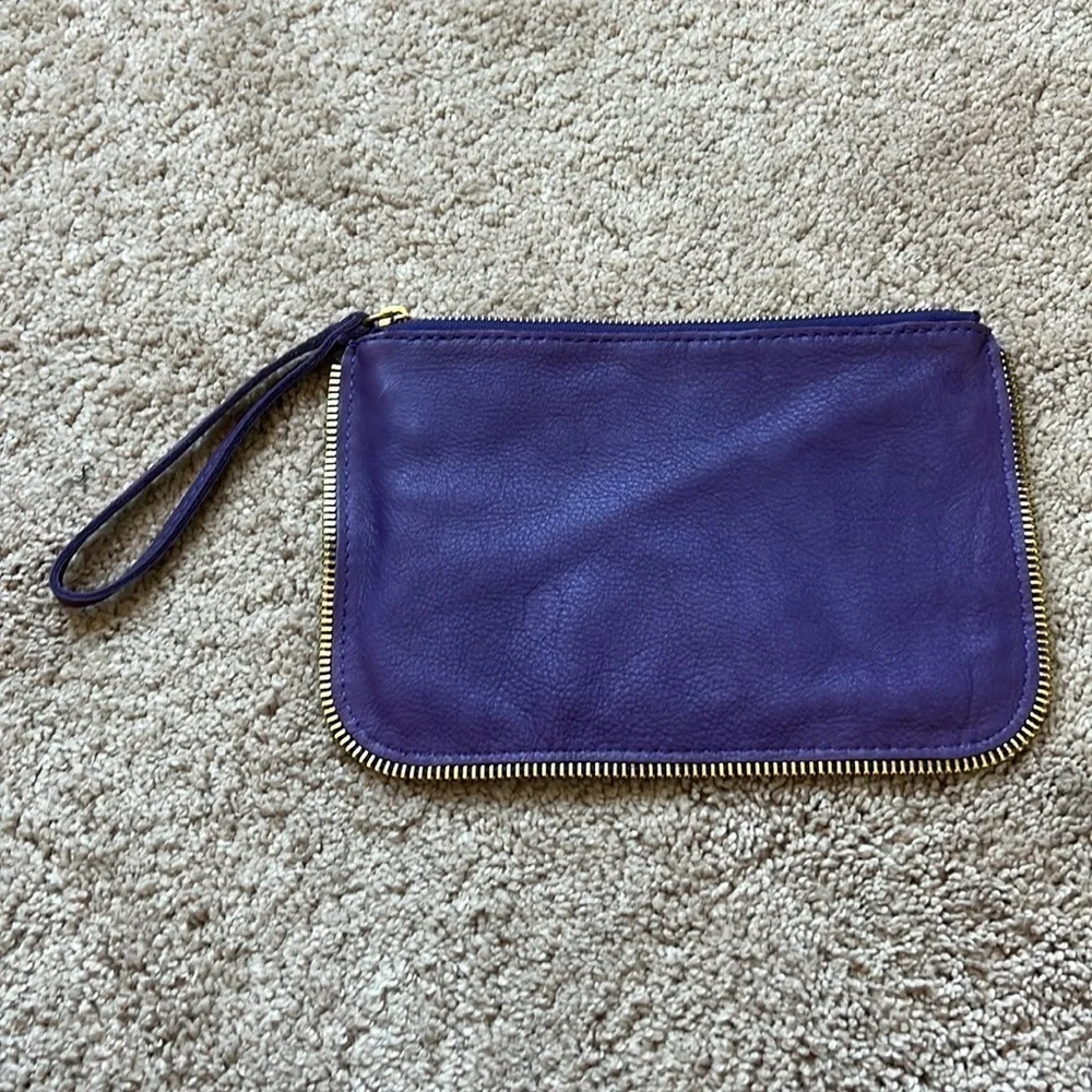 Linea Pelle Handmade Leather Wristlet purse